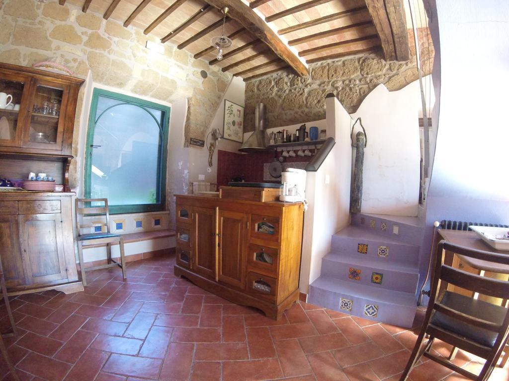 La Casa Dei Carrai Bed & Breakfast Pitigliano Bagian luar foto